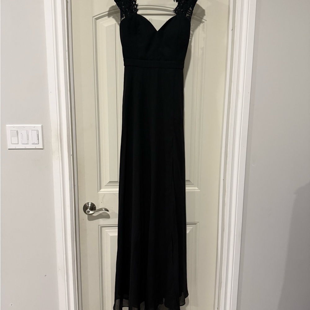 Elegant Black Lace Lulus Evening Gown